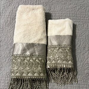 Croscill Cream and Sage Decorative Towel Set